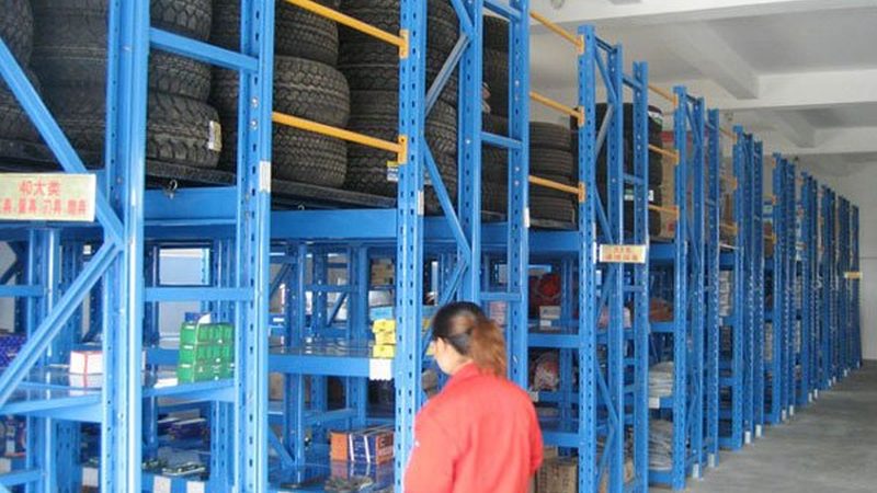 为了提高客户满意度，优化服务流程至关重要。以下是一些建议：
